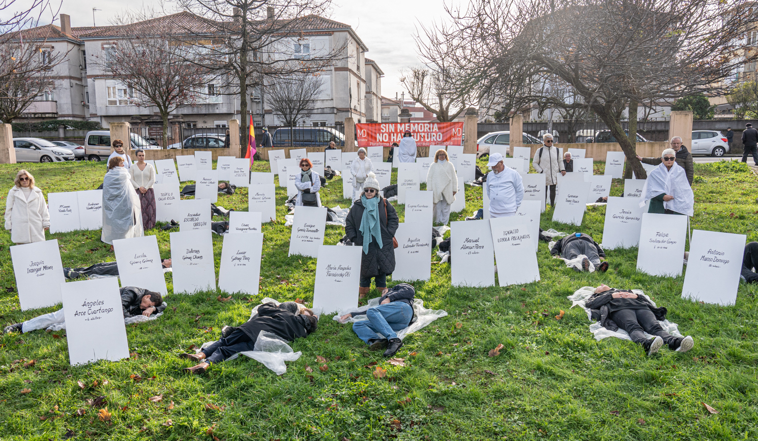 Mendicouague se convierte en un cementerio efímero en homenaje a las víctimas del bombardeo de 1936